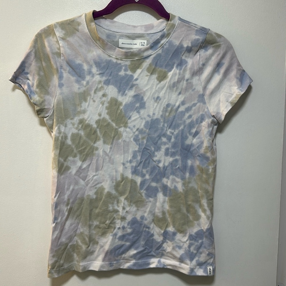 Girls short sleeve t-shirt size 13/14
